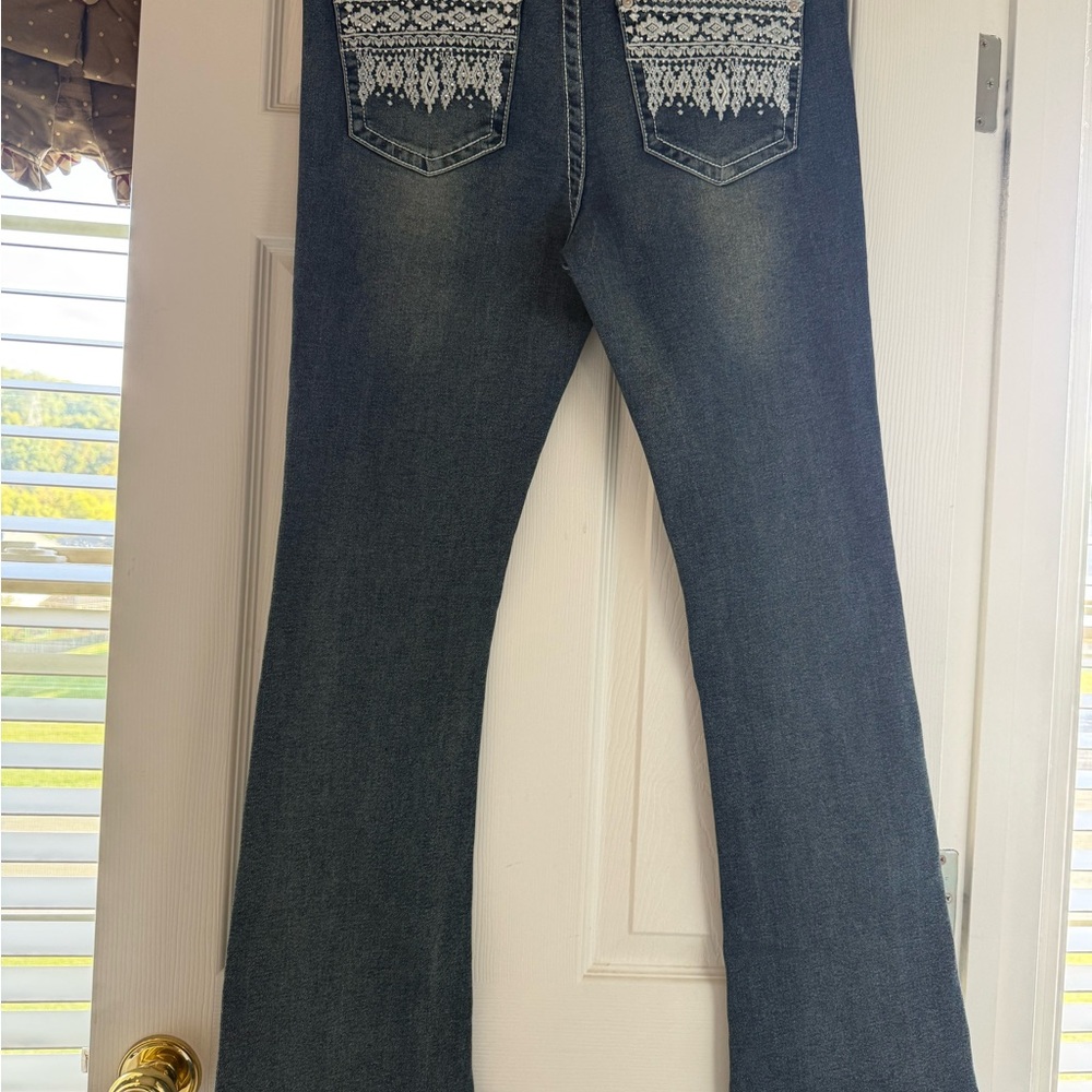 Harper & Ivy Bootcut Jeans with Rhinestone pocket detailing size 11 regular.